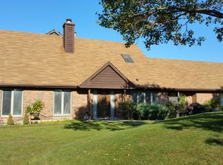 4120 Picardy Dr, Northbrook, IL 60062