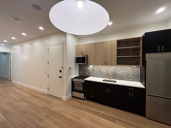2nd image of 50 Grace St #1RR