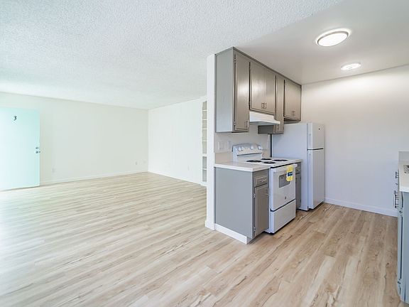5th image of 4473 Mississippi St APT 3