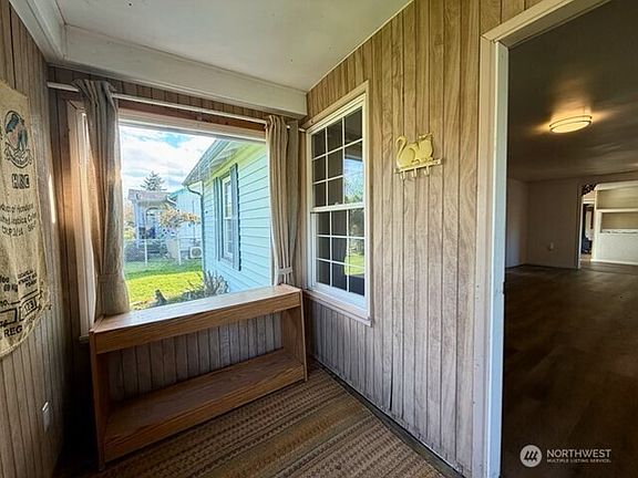 2nd image of 413 Morse Street