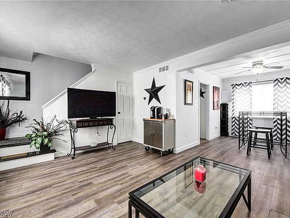 2nd image of 308 Buckner Dr #204