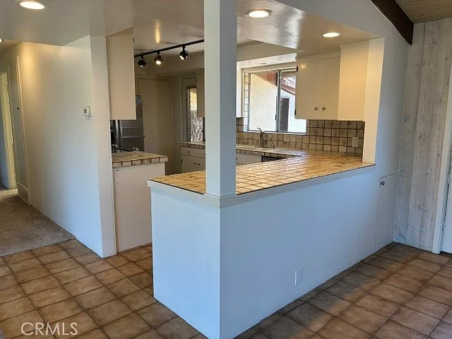 998 Oriole Dr — Photo 14