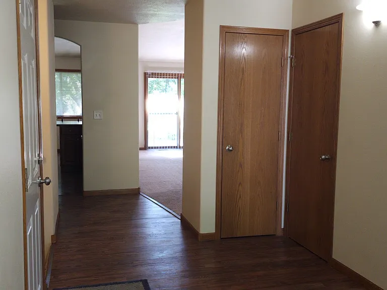909 S Charlotte Ave — Photo 19