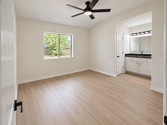 5th image of 7610 Western Oak Ln