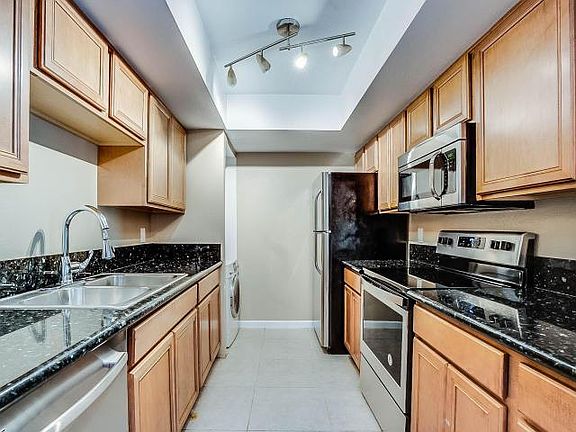 5th image of 740 W Elm St Unit 130