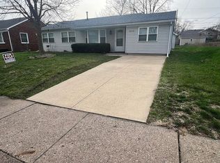 2428 Washington Ln, Davenport, IA 52804
