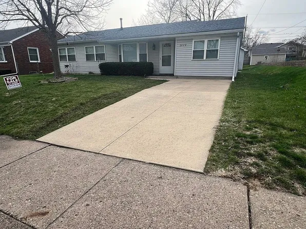 2428 Washington Ln, Davenport, IA 52804