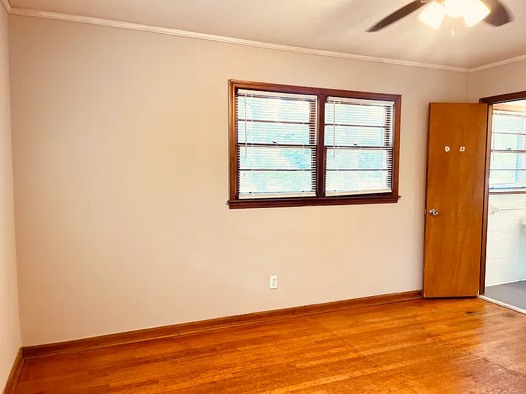 2417 Alandale Dr — Photo 25