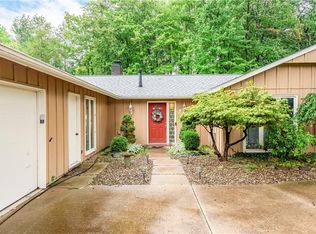 12222 Windcliff Rd, Strongsville, OH 44136