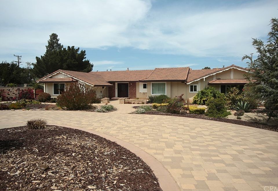1st image of 2249 Glacier Ln