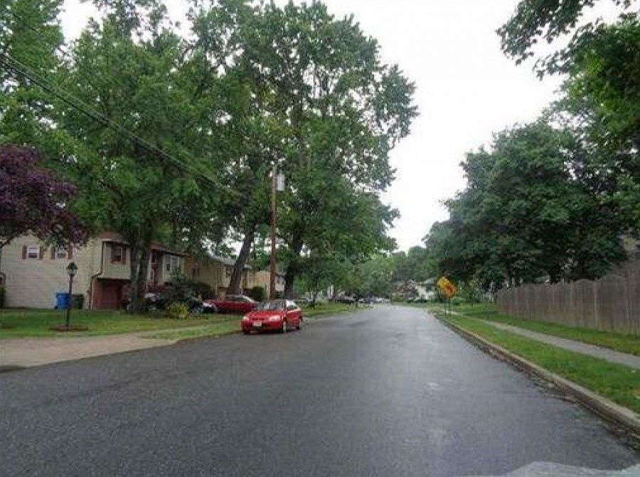 2nd image of 69 Green Vale Rd