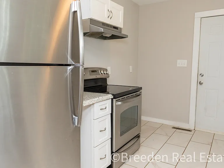 207 Jefferson St — Photo 4