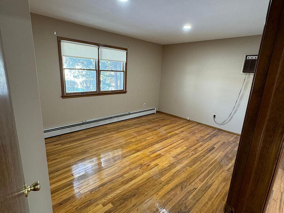 2542 Columbus Ave Bellmore NY Zillow