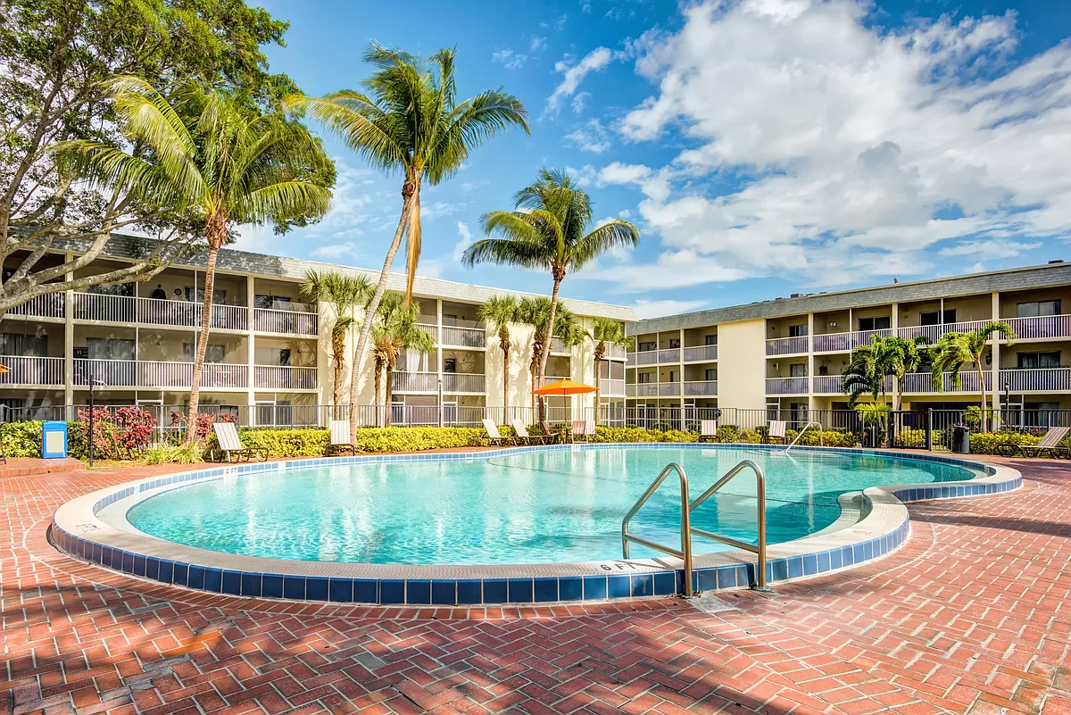 Building Photo - Coronado Springs