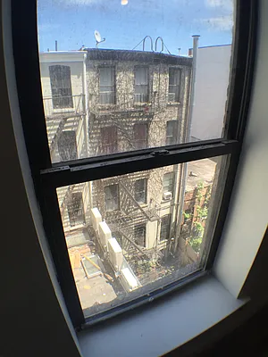 Rented by P Management | media 4