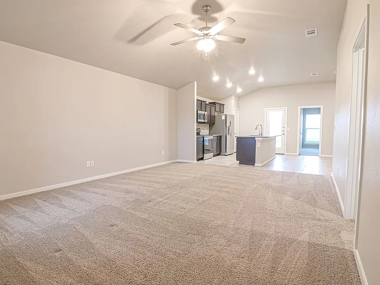 2524 Outlaw Ct — Photo 3
