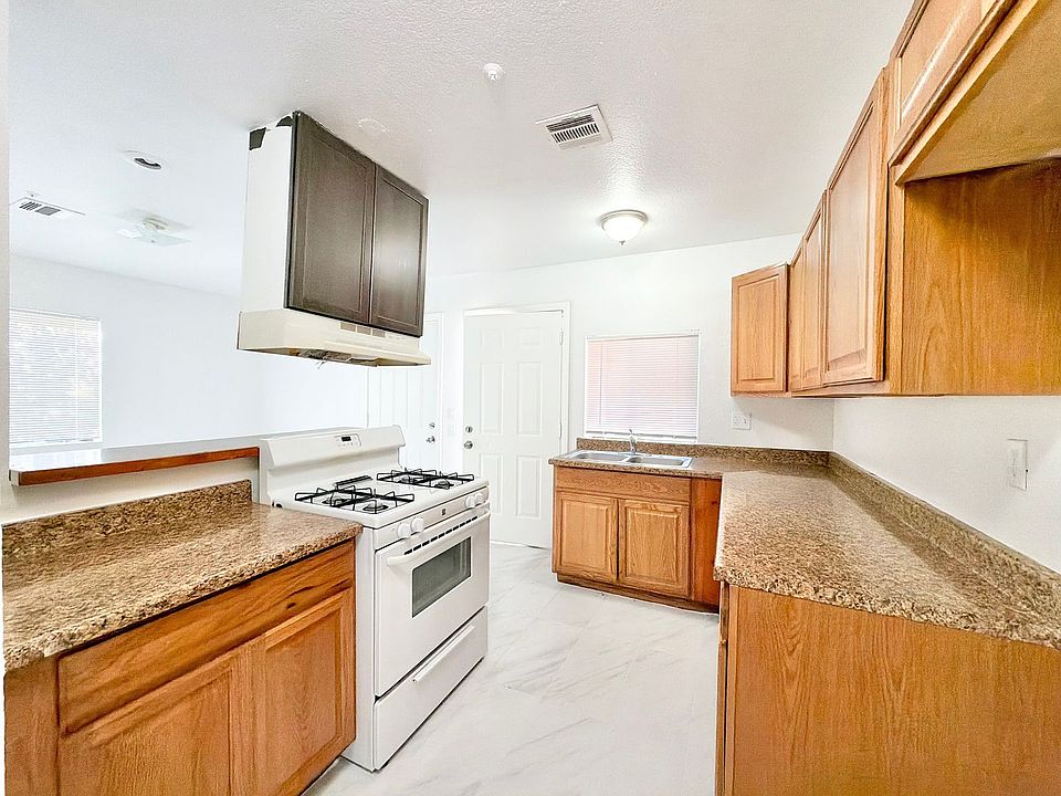 1st image of 66369 Buena Vista Ave