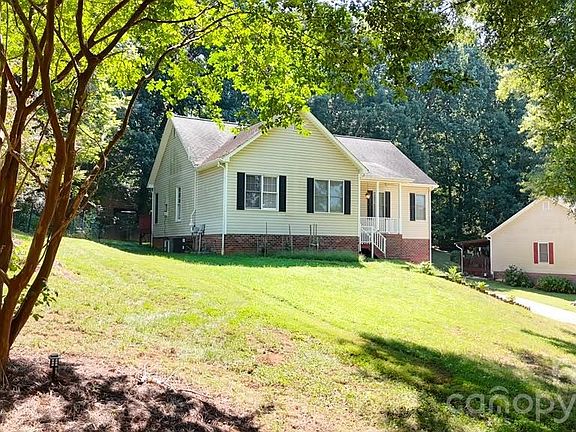 4th image of 203 Springfield Rd