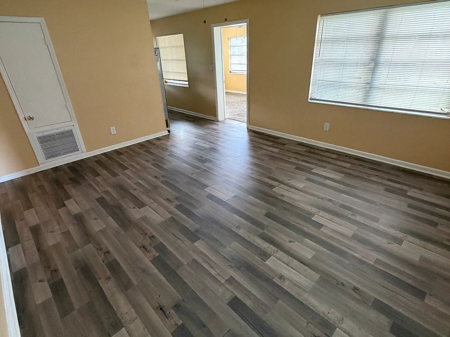 3 bed, 999 sqft, $1,750 — Photo 4