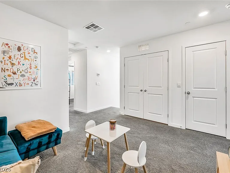 914 Rosy Starling St — Photo 25