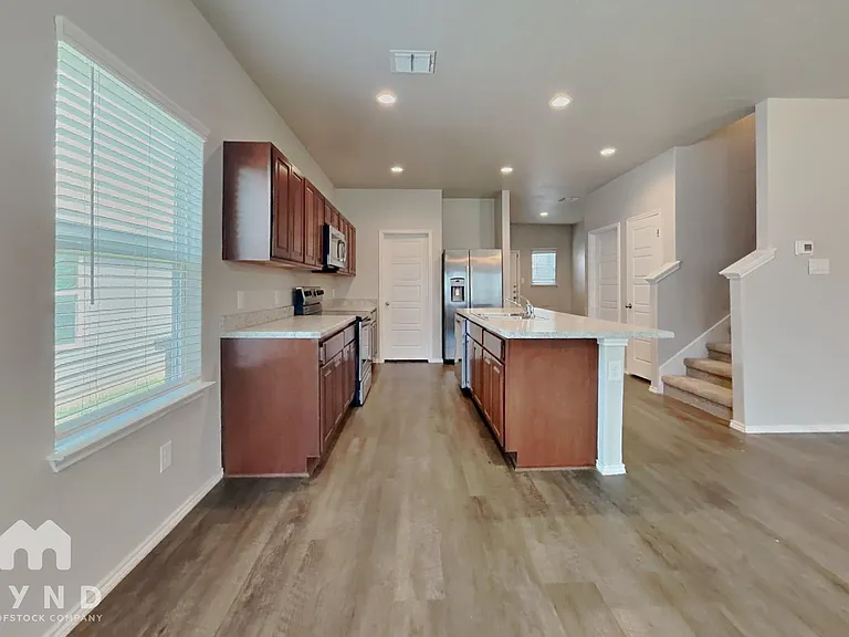 246 Savage St — Photo 4