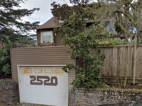 2520 11th Avenue W, Seattle, WA 98119