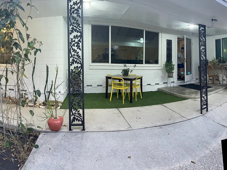 411 W Flora St — Photo 27