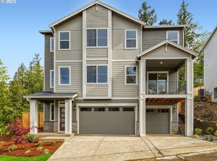 8635 SW Summit Ct, Portland, OR 97225