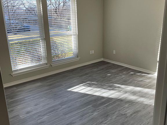 5th image of 660 Greenland Rd