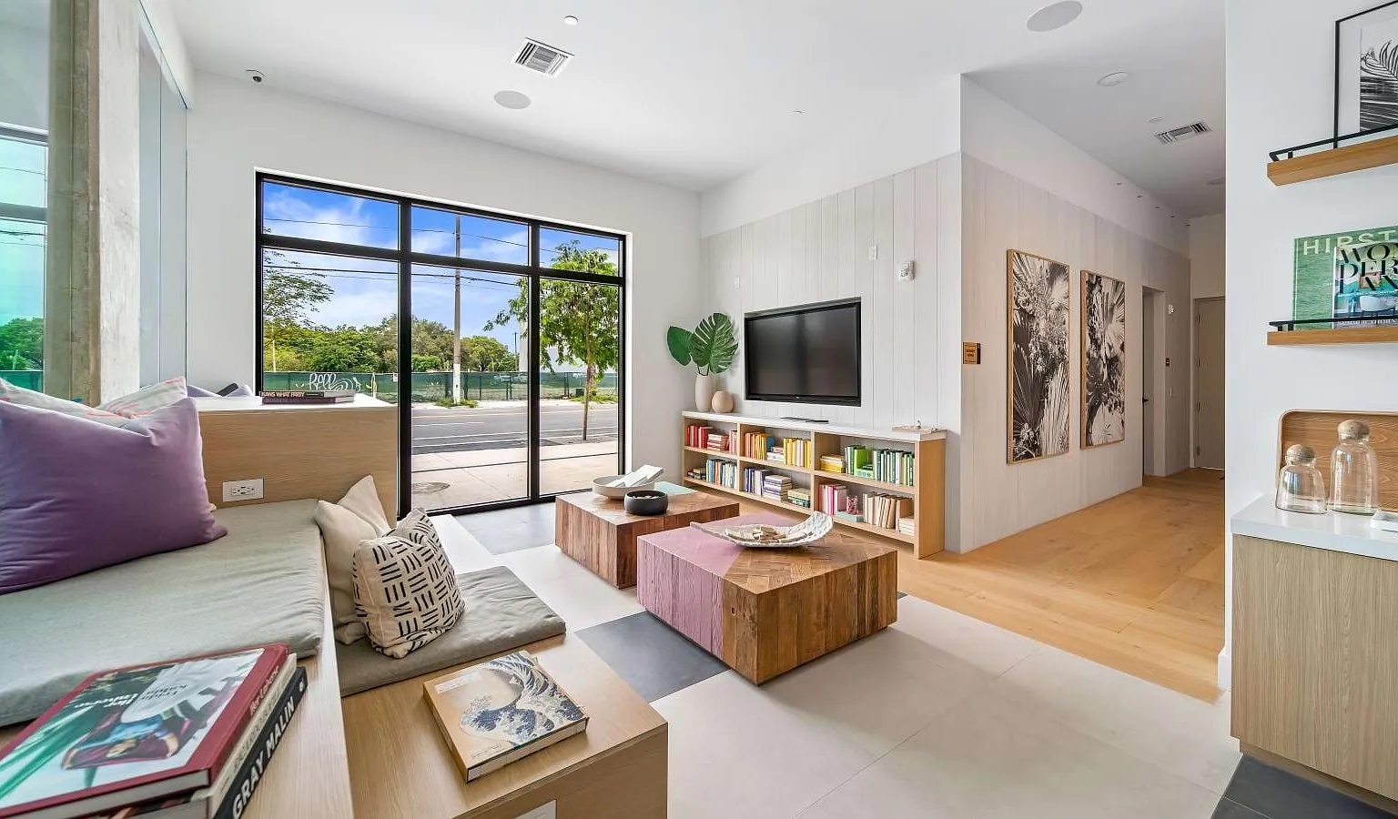 2 bed, 1079 sqft, $3,720 — Photo 4