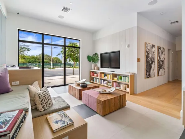 24 NW 29th St, Miami, FL