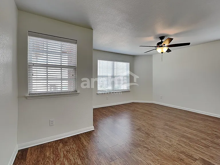 920 Summer Stream Rd — Photo 19