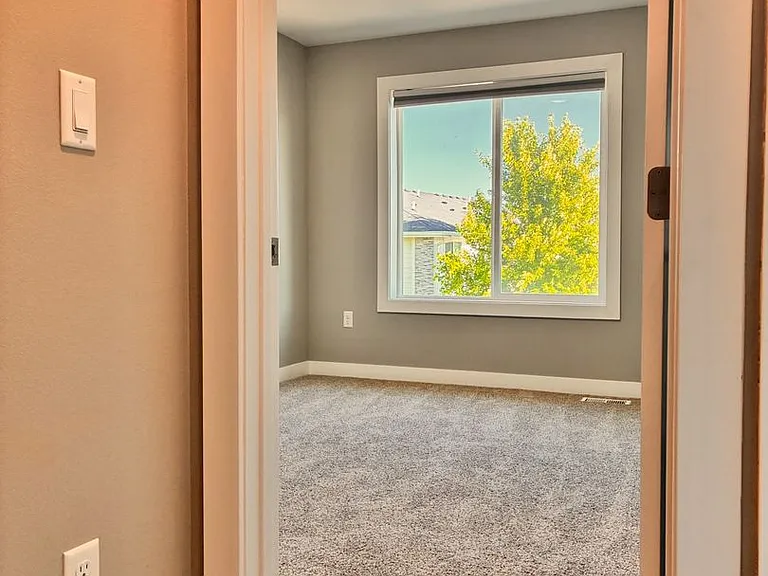 750 SE Westown Pkwy — Photo 10