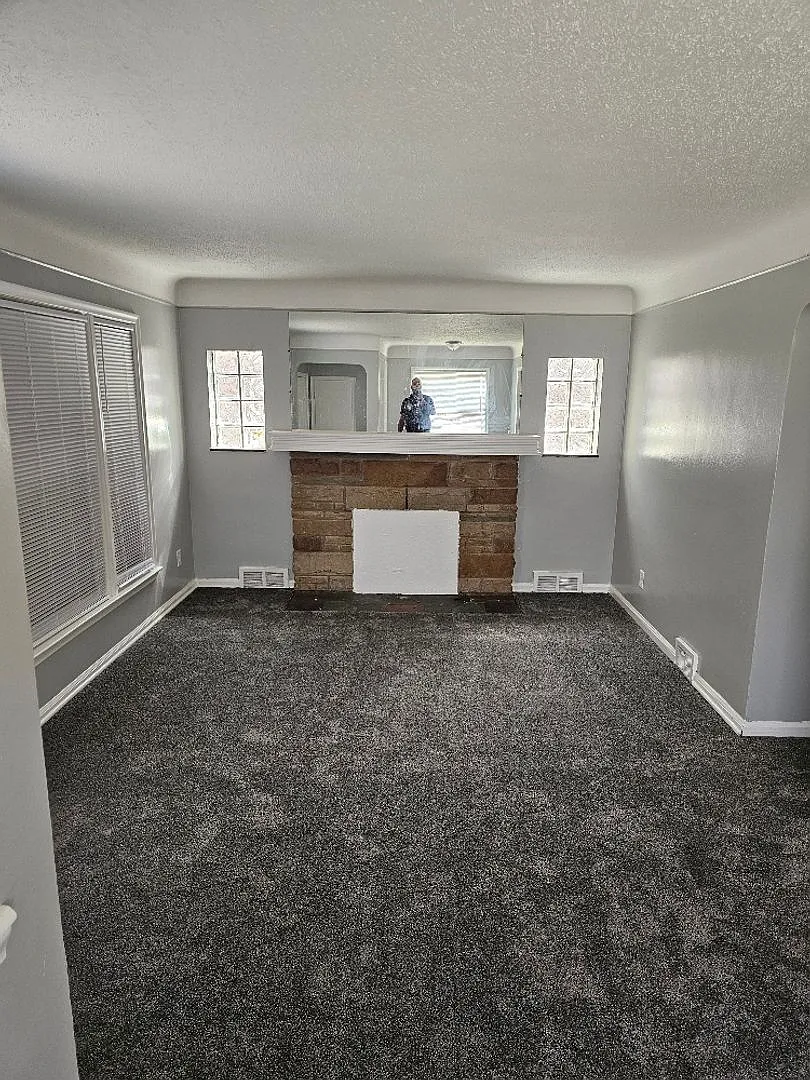 5130 E Outer Dr-3 Beds & 1.5 Baht For Rent! — Photo 4
