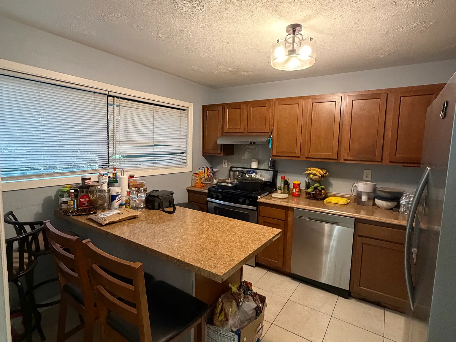 3 bed, 1.5 bath, 1300 sqft, $3,000 — Photo 3
