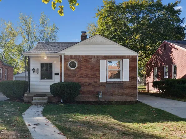 24337 Ross St, Dearborn, MI 48124