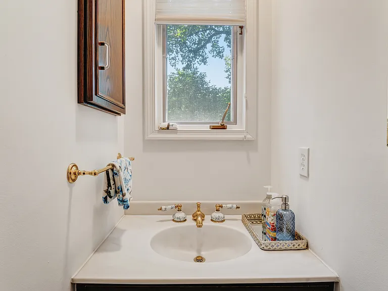 3402 Halcyon Dr — Photo 11