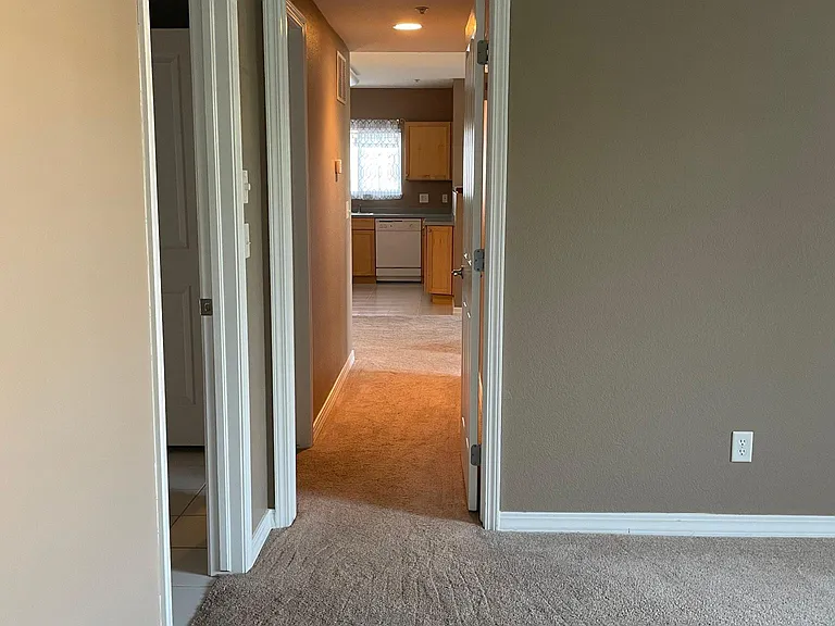 14300 Waterside Ln #D5 — Photo 31