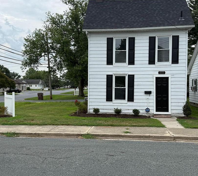 1st image of 425 Henry St