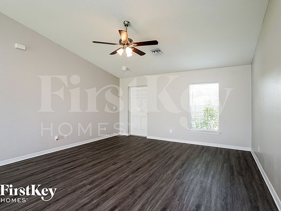 4th image of 1113 NW 1st Ave
