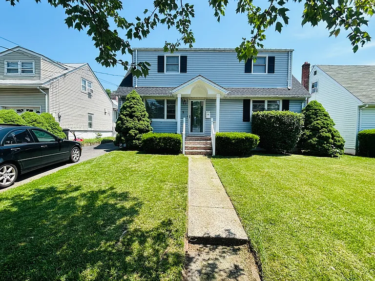 Meadow Ln — Photo 1