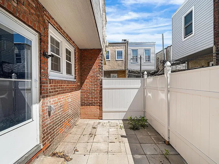 2310 Fernon St #A1 — Photo 25
