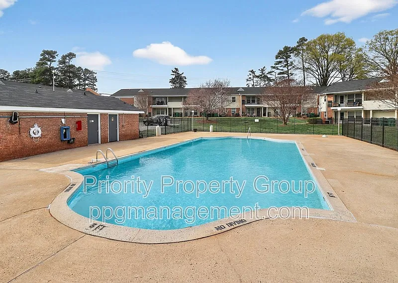 2 bed, 1.5 bath, 960 sqft, $1,350 — Photo 2