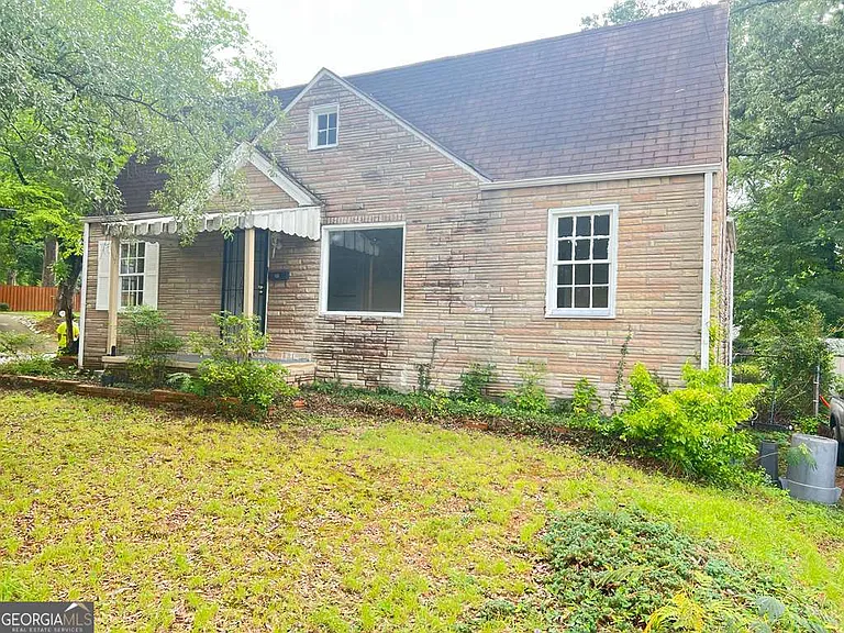 1870 Grove Ave — Photo 3