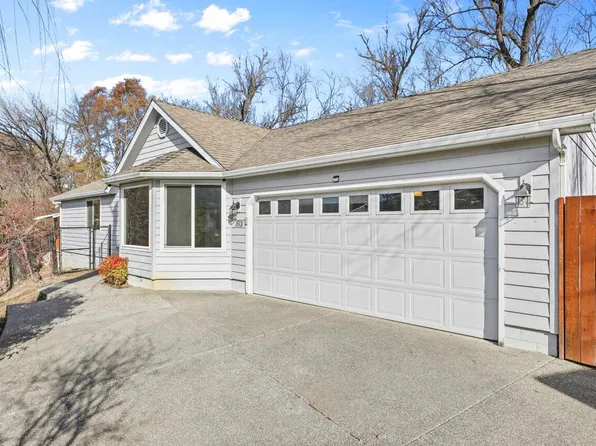 1601 Inverness Dr, Medford, OR 97504