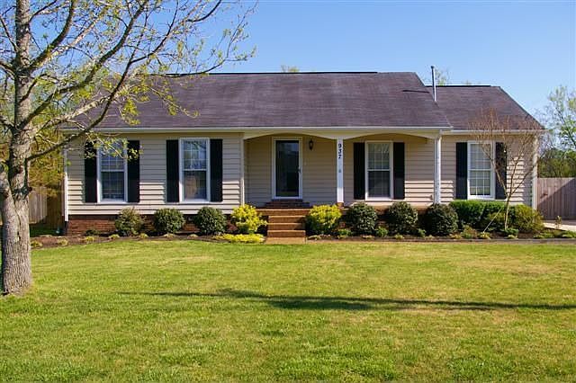 Siding and trim is in excellent condition.