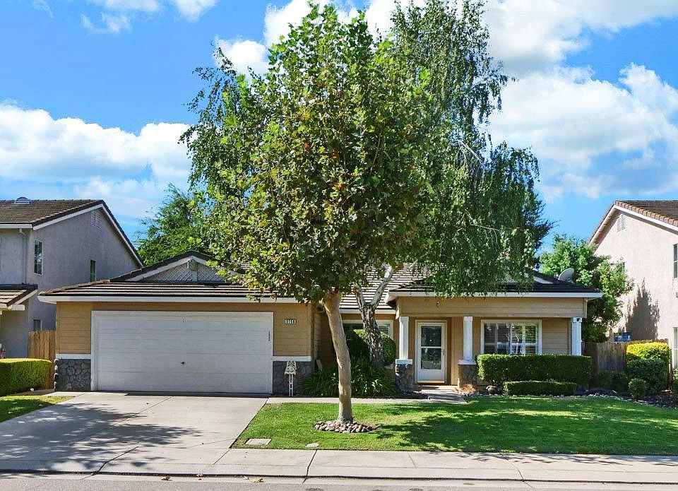 1st image of 3758 Des Moines Dr