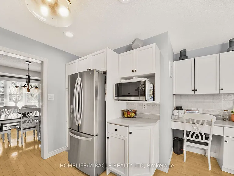 22 Devonleigh Dr — Photo 8