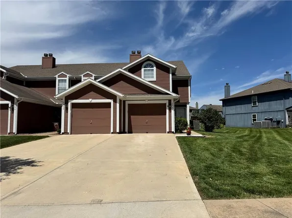 5562 NW Moonlight Meadow Dr, Lees Summit, MO 64064
