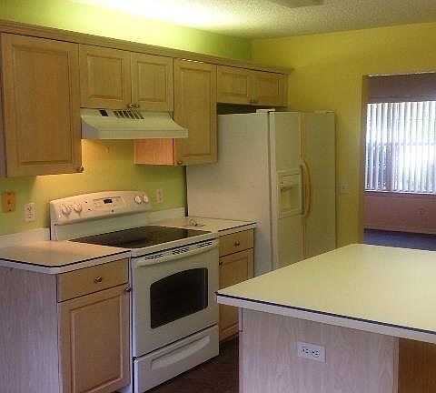 4th image of 2080 Coral Creek Dr